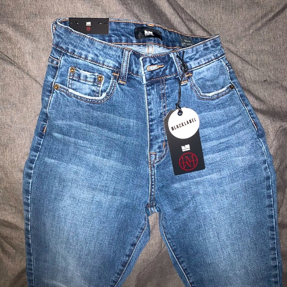 FASHION NOVA Erissa Distressed Hem Ankle Jeans - Picture 7 of 11